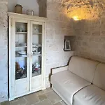 Trullo In Fabula Ad *